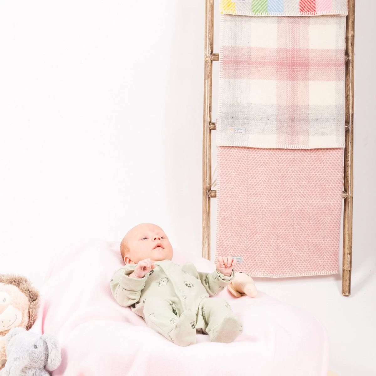 Babydekentje Meadow Oud Roze - 68x73 - Nieuw Wol - Tweedmill UK by MoodCompanyNL