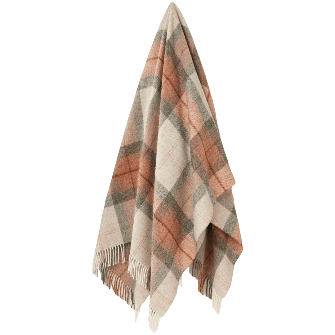 Plaid Skye Koraal Rood - Shetland Lamswol - 140x185 - Bronte by Moon Scotland by MoodCompanyNL