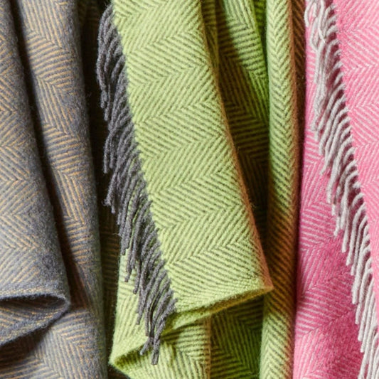 Plaid Visgraat Heldergroen met Donkergrijs - 150x183 - Nieuw Wol - Tweedmill UK by MoodCompanyNL