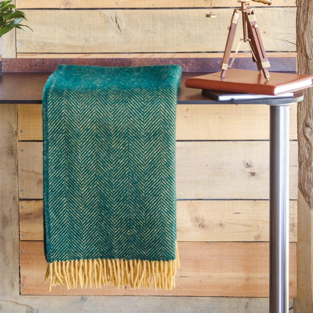 Plaid Visgraat Smaragd Groen en Mosterd Geel (Emerald and Mustard) by MoodCompanyNL