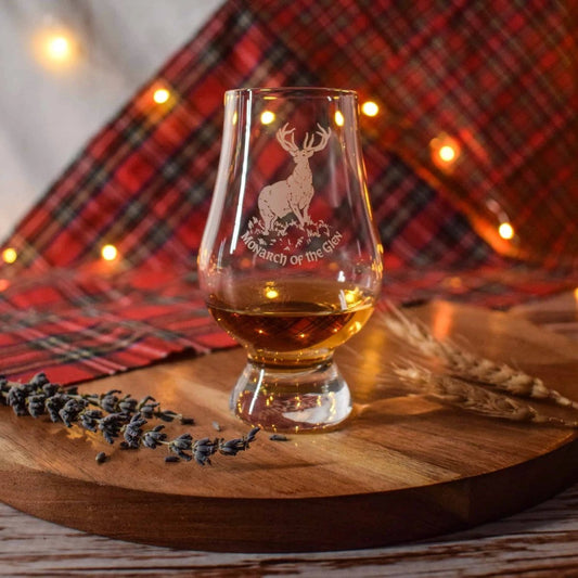 Whiskyglas Gegraveerd met Edelhert (Monarch of the Glen) - Glencairn Crystal Scotland by MoodCompanyNL