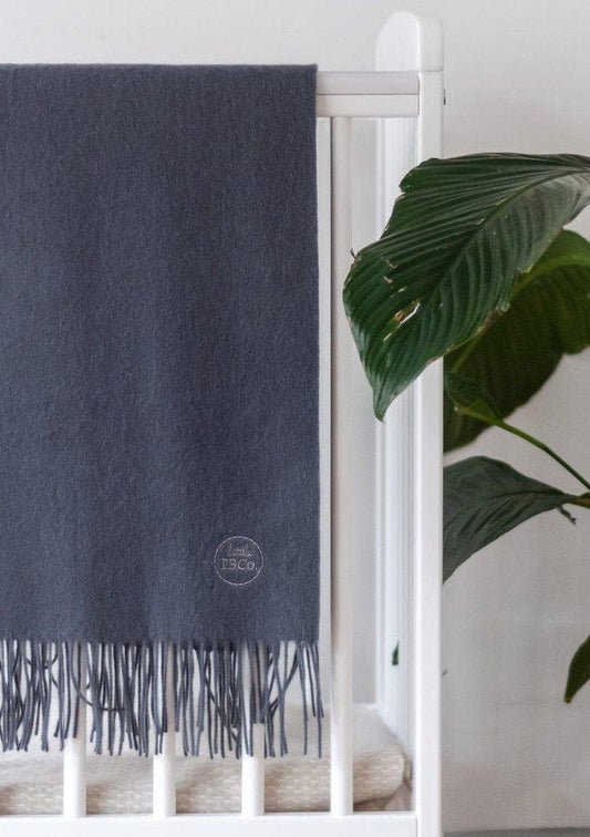 MoodCompanyNL - Babydekentje Donker Grijs - 75x110 - Lamswol - TBCo Scotland - 5055603599302