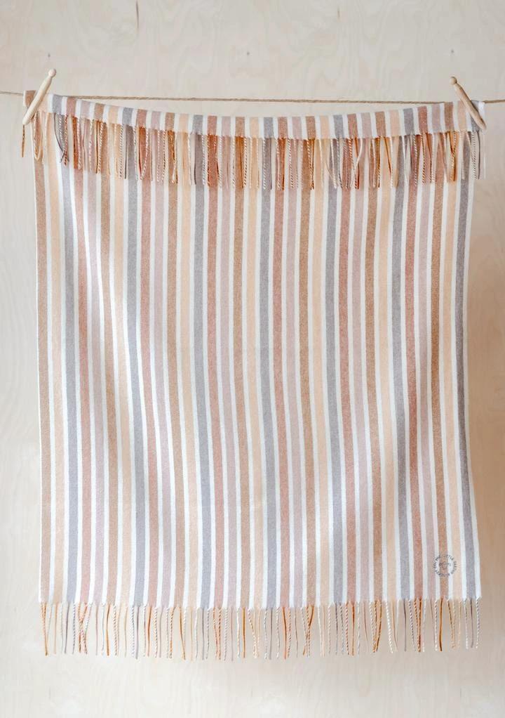 Babydekentje Gestreept Beige - 75x110 - Lamswol - TBCo Scotland by MoodCompanyNL