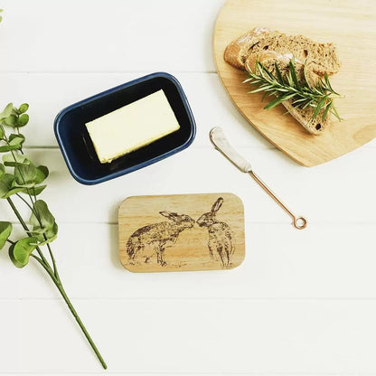 MoodCompanyNL - Botervloot Kussende Hazen Blauw - Duurzaam - Gegraveerd - Selbrae House Scotland - 5060718717992