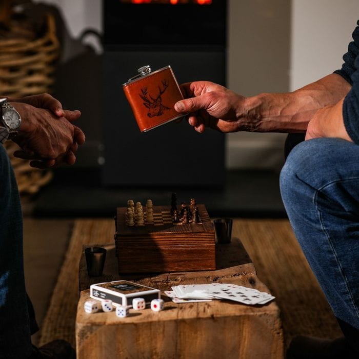 MoodCompanyNL - Game Set met Heupfles Edelhert - Top Cadeau - Selbrae House Scotland - 5061040753139