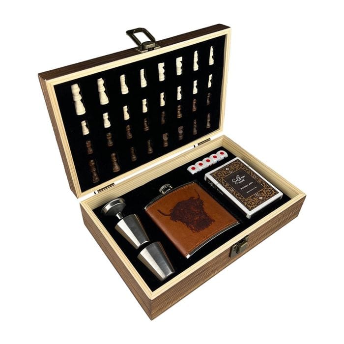 MoodCompanyNL - Game Set met Heupfles Schotse Hooglander - Top Cadeau - Selbrae House Scotland - 5061040753115