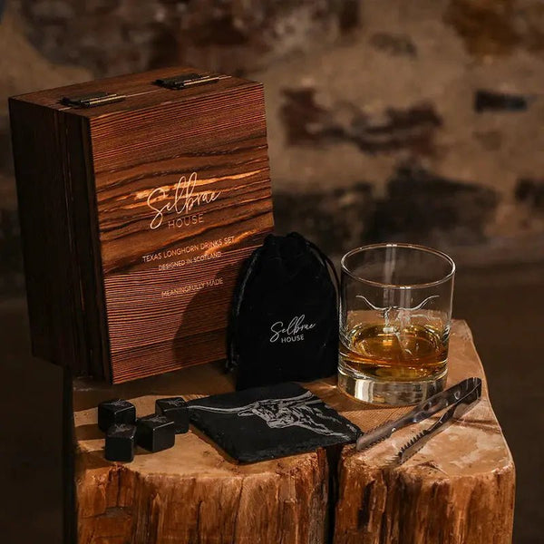 Mood Company - Geschenkset Texas Longhorn met Whiskyglas, Whiskystenen en Onderzetter - Just Slate Company Scotland - 5061040751005