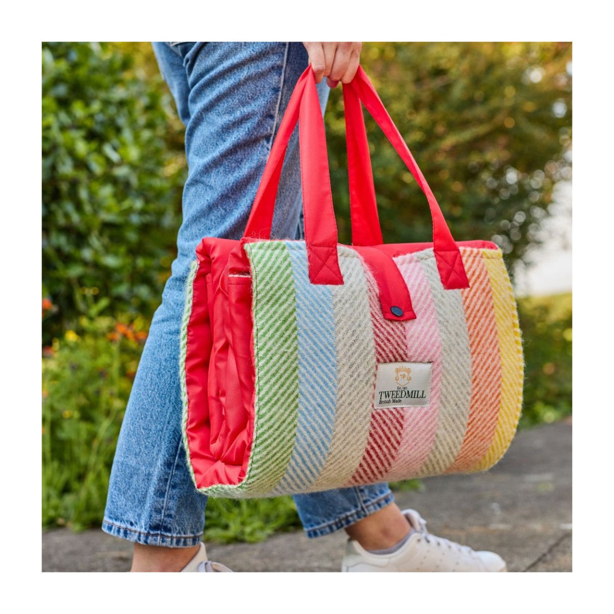 Mood Company - Picknickkleed Rainbow Stripe - Festival - Waterdicht - 137x170cm - Tweedmill - 5060958306482