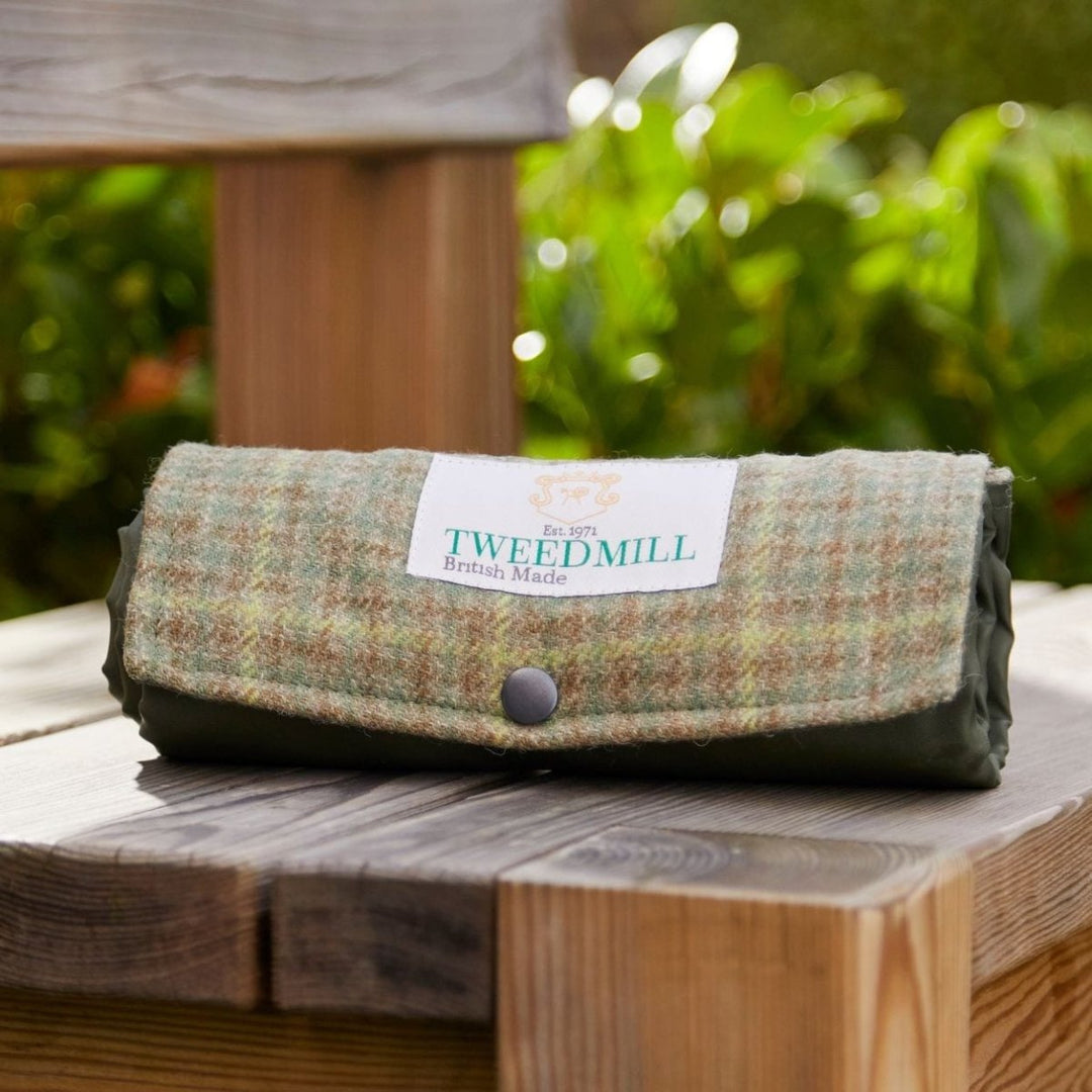 MoodCompanyNL - Picknickkleed Walker Geruit - Bosgroen - Tweed - Waterdicht - 66 × 98cm - Tweedmill - 5060958302651