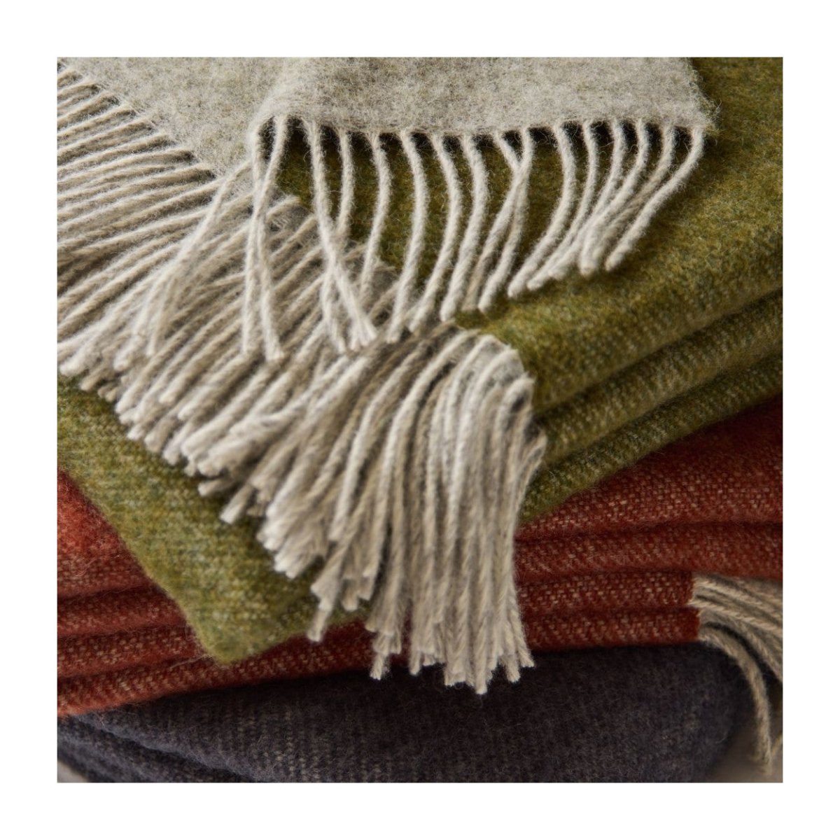 Mood Company - Plaid Dartmoor Ketchup - 150x183 - Nieuw Wol - Tweedmill UK - 5060958306871