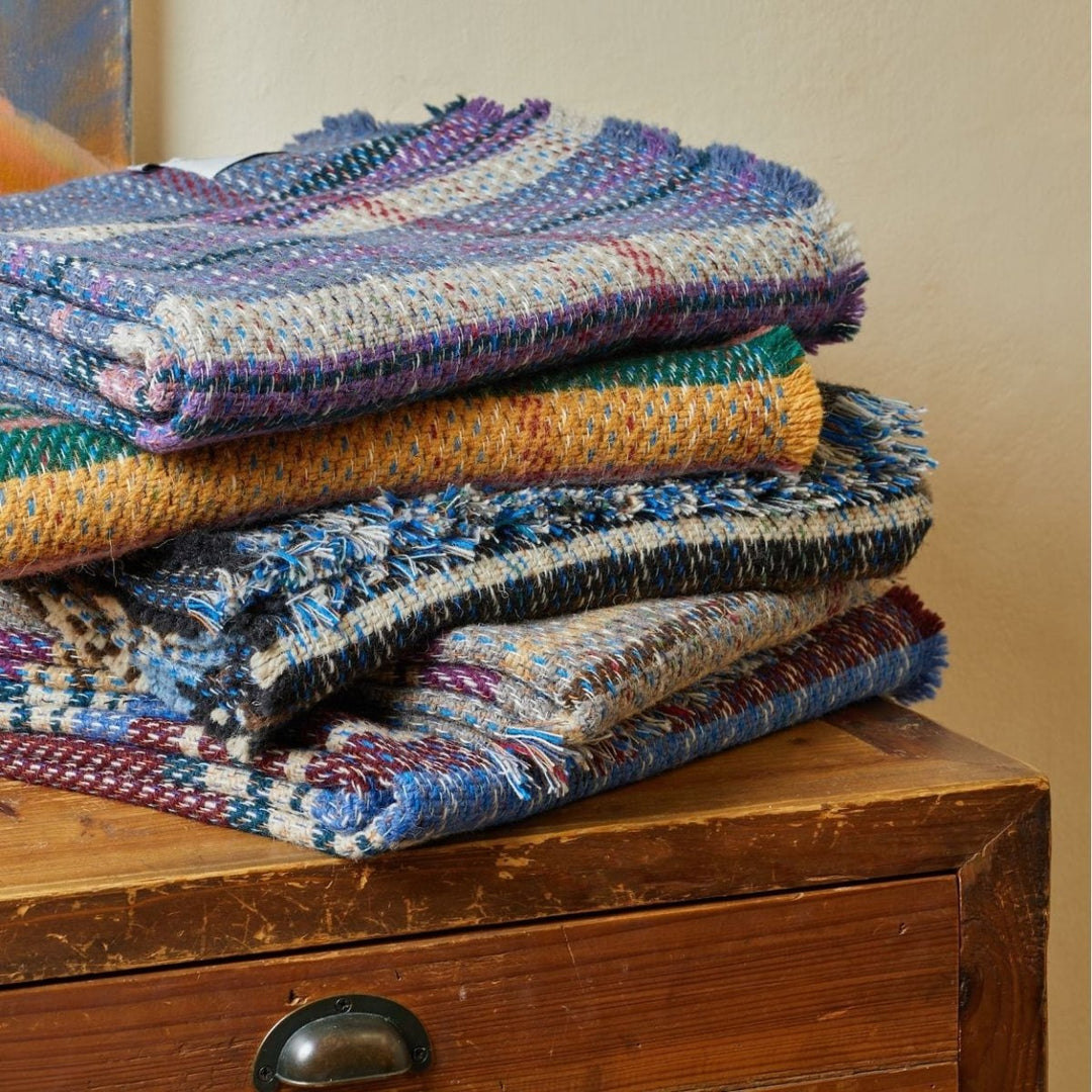 MoodCompanyNL - Plaid Op goed geluk Random wol - Gerecycled Wol - 150x183 cm - Tweedmill UK - 5060067700010