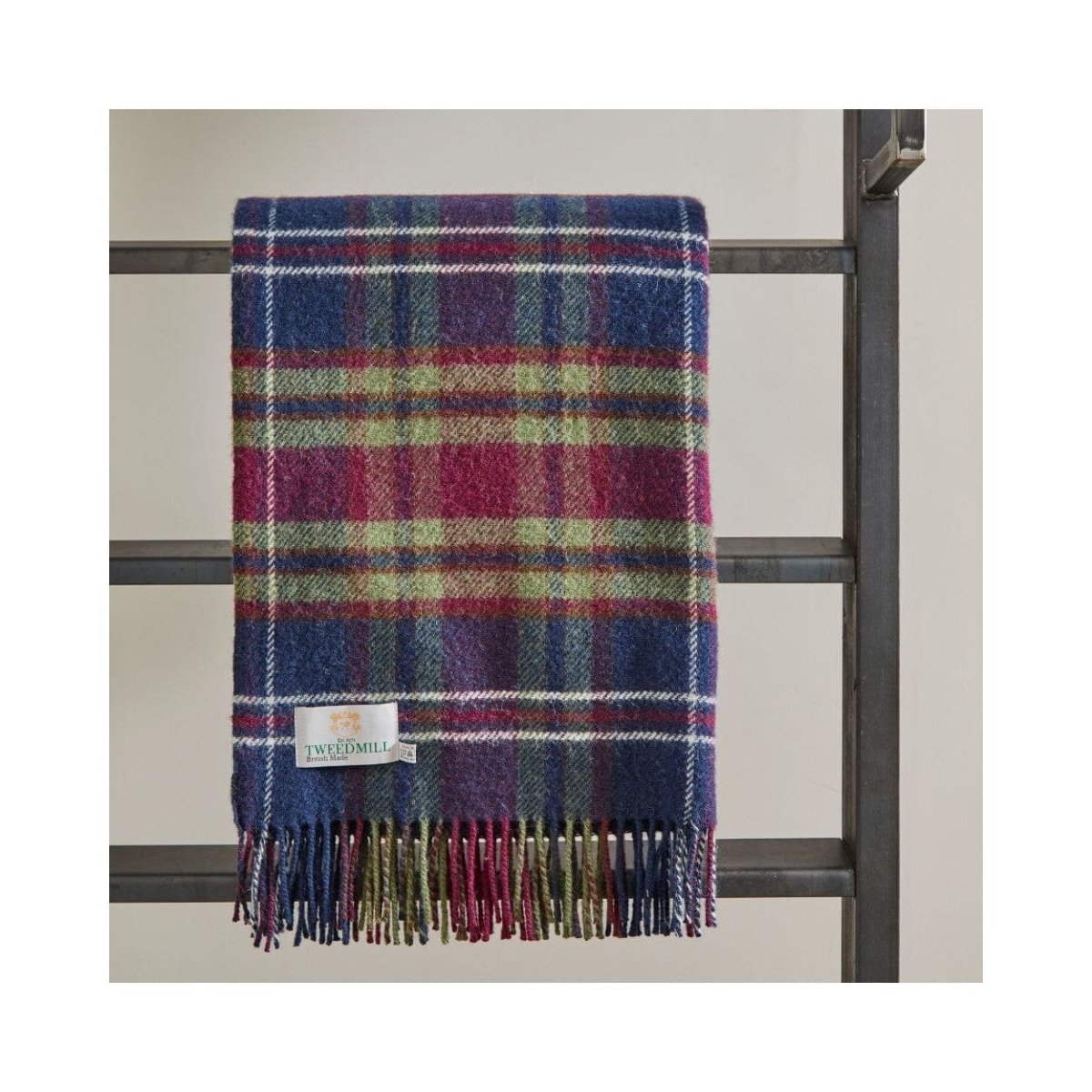 MoodCompanyNL - Plaid Tartan Morello - 150x183 - Nieuw Wol - Tweedmill UK - 5060958300831