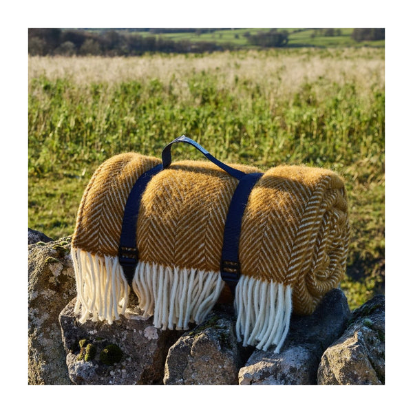 Picknickkleed Polo Visgraat English Mustard - Wol - Waterdicht - 150x183cm - Tweedmill