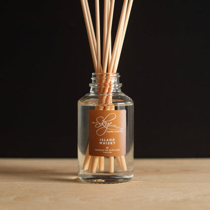 MoodCompanyNL - Reed Diffuser Island Whisky - 12 weken - Isle of Skye Candle - 5060346382685