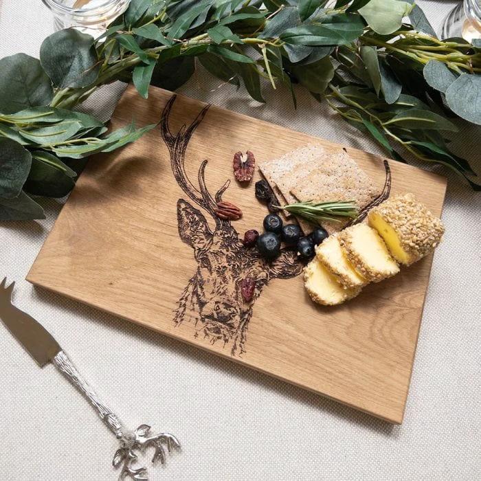 Serveerplank Edelhert (Stag Prince) - 30x20 - Schots Eikenhout - Scottish Made by MoodCompanyNL