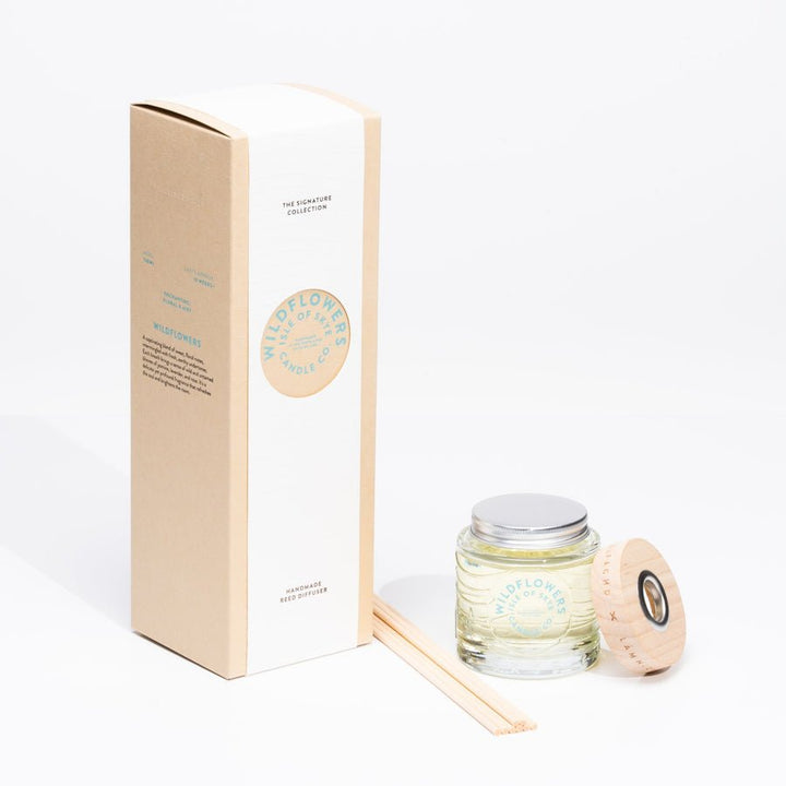 Mood Company - Wildflowers Reed Diffuser – langdurig geurend bloemenveld - Isle of Skye Candle - 5060346380865
